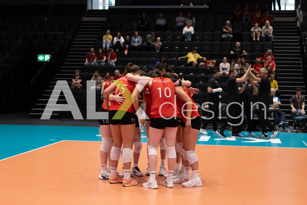 Georgia v Switzerland - CEV European League Women | KRIENS, SWITZERLAND - JUNE 12: Team of Georgia during the CEV European League match between Georgia and Switzerland at Pilatus Arena on June 12, 2026 in Kriens, Switzerland. - Realisiert mit Pictrs.com