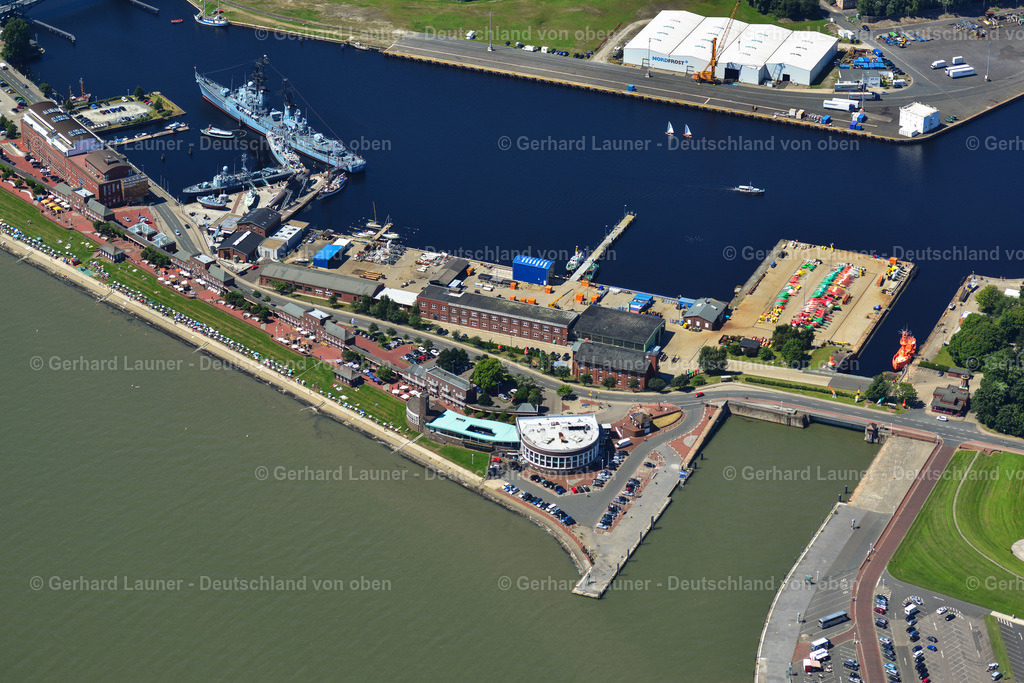 3621934 | Wilhelmshaven, Südstrand mit Uferpromenade , Seewasseraquarium, Deutschem Marinemuseum