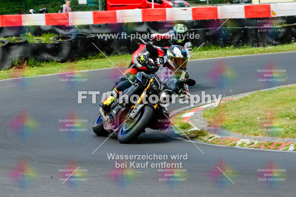 MotoTeamVBK-20721 | Hier findet Ihr Bilder von Touristenfahrten auf der Nürburgring Nordschleife oder von anderen Veranstaltungen die ich besucht habe. Viel Spass beim Durch Schauen 