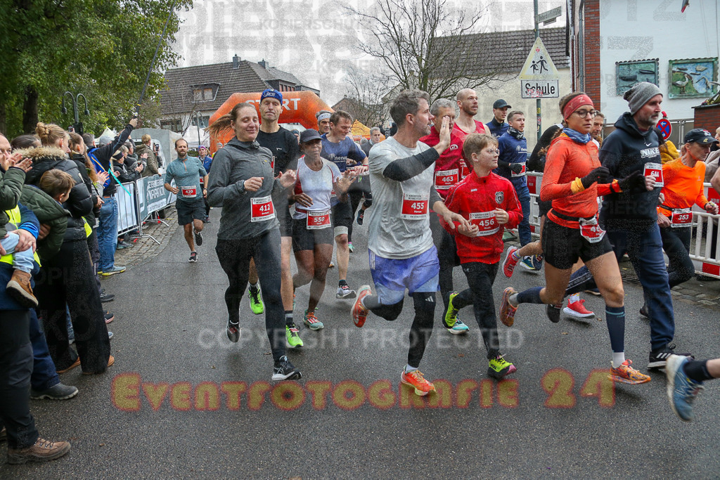 251130_1133_EX1_7992 | Sportfotografie im Rhein-Sieg Kreis, Köln, Bonn, NRW, Rheinland Pfalz, Hessen, etc. Unser Tätigkeitsfeld umfasst den Laufsport vom Volkslauf über den Marathon, Duathlon, Triathon bis zum Ultralauf wie Kölnpfad Ultra oder Schindertrail.