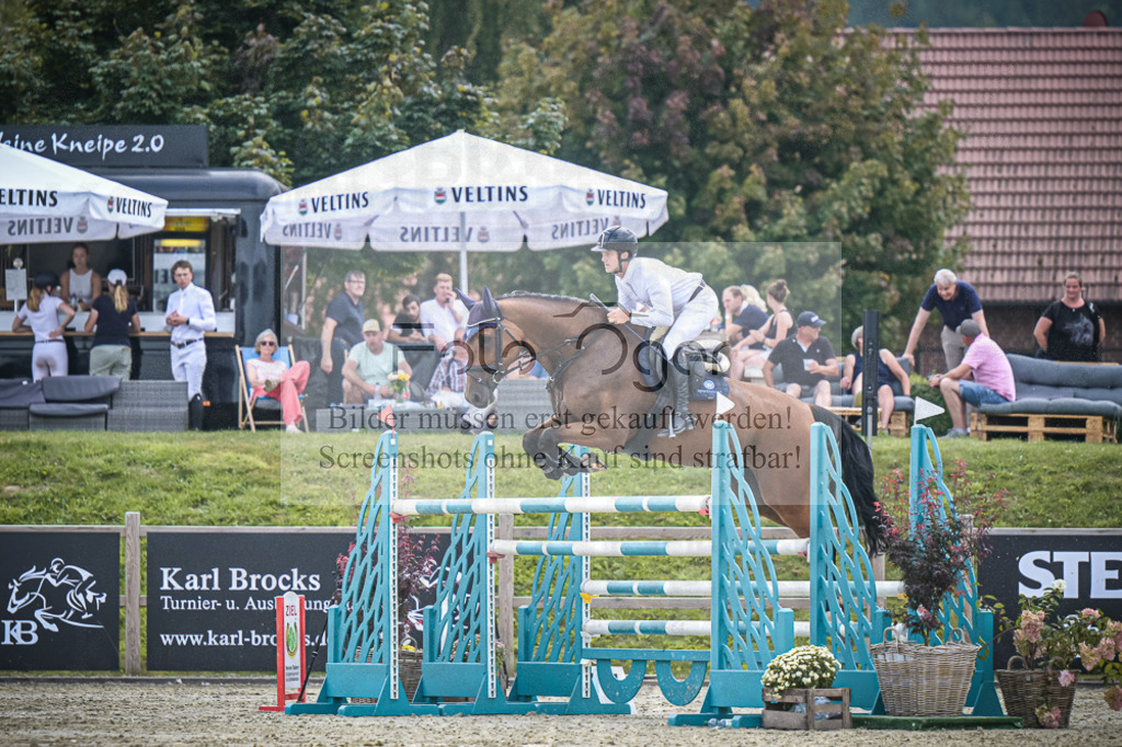 DOS_1742 | Entdecke hochwertige Reitturnierfotos von Foto Oger. Professionell, emotional und authentisch – jetzt Lieblingsmomente im Shop bestellen.Deutschlandweite Turnierfotografie. - Realisiert mit Pictrs.com