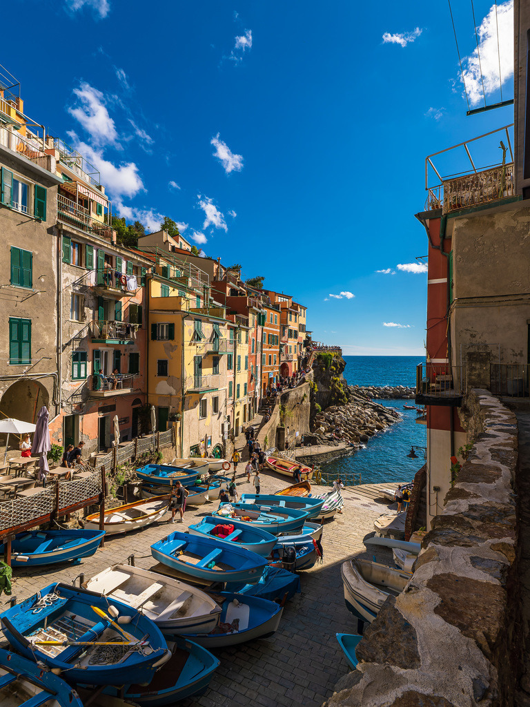 Fischerboote in Riomaggiore an der Mittelmeerküste in Italien | Fischerboote in Riomaggiore an der Mittelmeerküste in Italien.