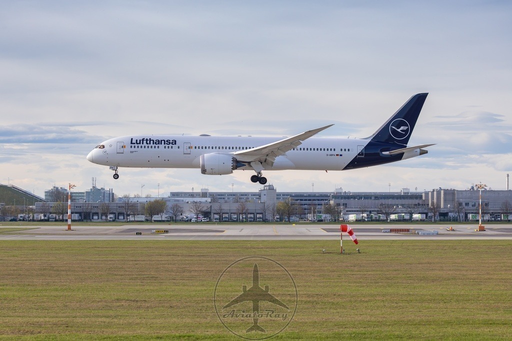 DE4427-A21N-D-ANMX-FRA-MUC-20250415-6-topaz-sharpen | Browse breathtaking aviation photography and order high-quality prints from AviatoRay's gallery. Perfect for enthusiasts and collectors. - Realisiert mit Pictrs.com