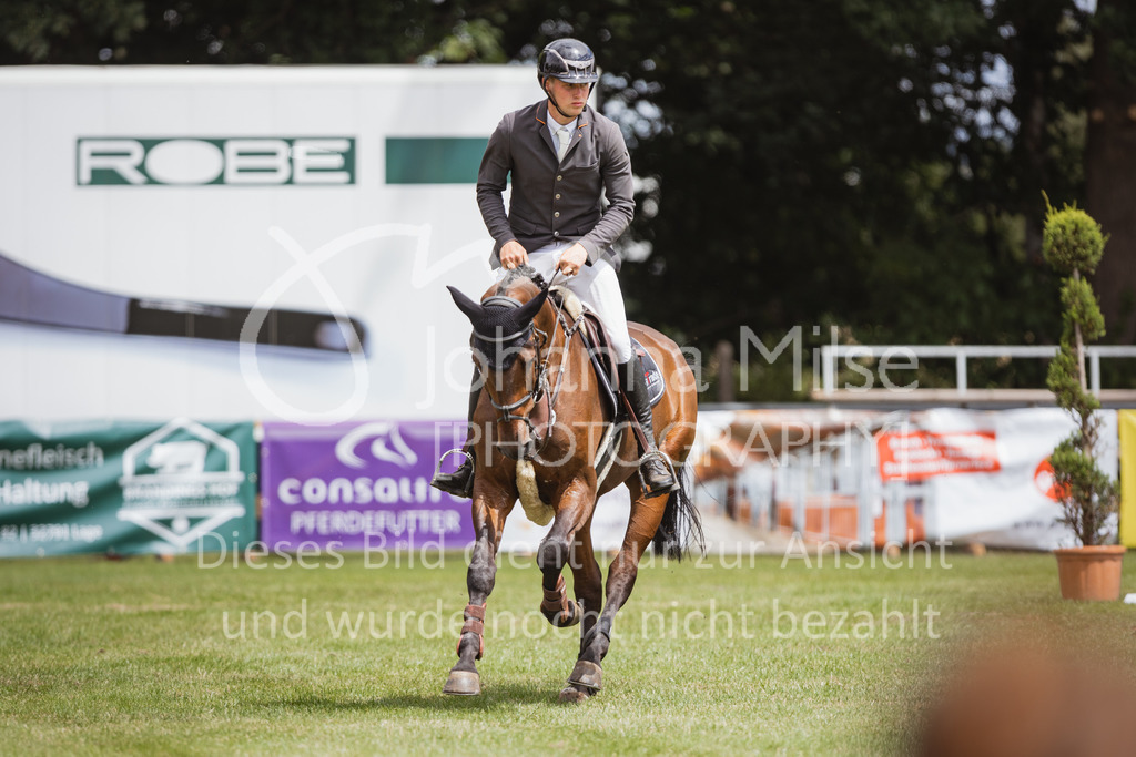 220715_LC_SprPfL1-233 | Deine schönsten Turniermomente als professionelle Fotos! Entdecke hochwertige Pferdesport-Fotografie im Online-Shop. Jetzt Fotos finden & bestellen!