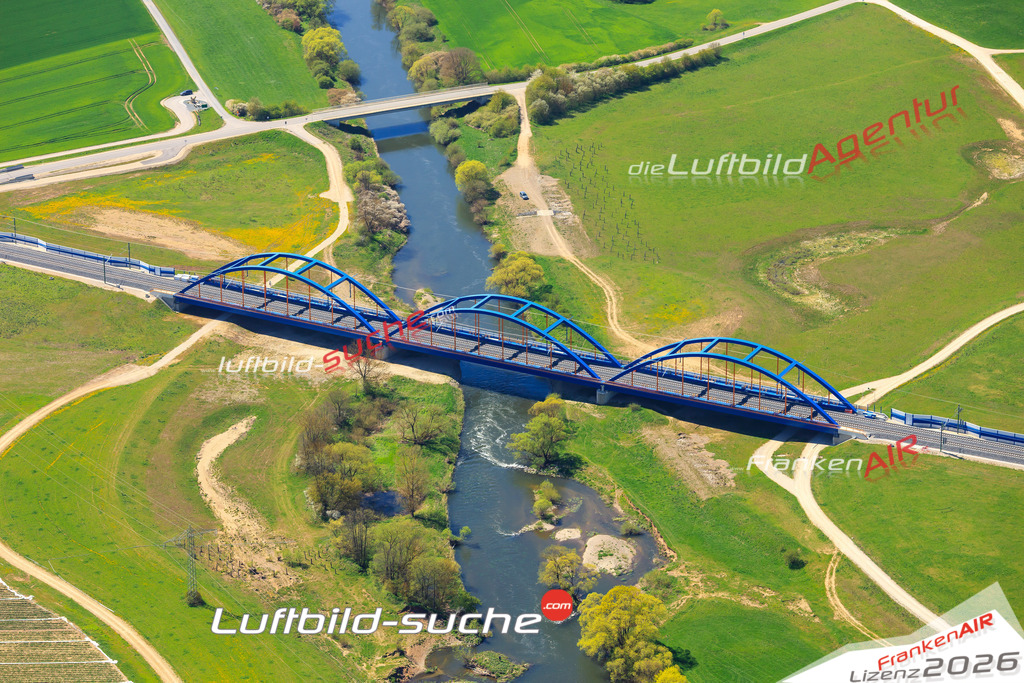 Die Luftaufnahme Ice Bruecke - Bad Staffelstein wurde vom UL-Flugzeug (keine Drohne) aus fotografiert.Hohe Druck- Auflösung-die Geschenkidee!