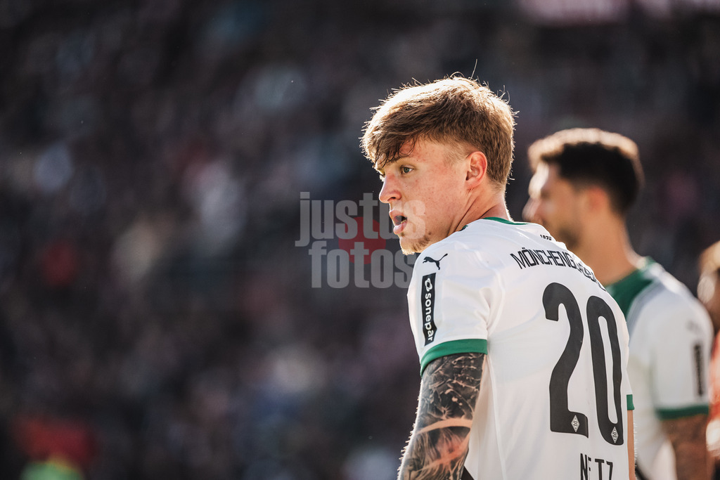 Fußball | Männer | Saison 2024/2025  | Fußball-Bundesliga | 28. Spieltag | FC St. Pauli vs. Borussia Mönchengladbach | 06.04.2025 | Luca Netz (#20, Borussia Mönchengladbach)
