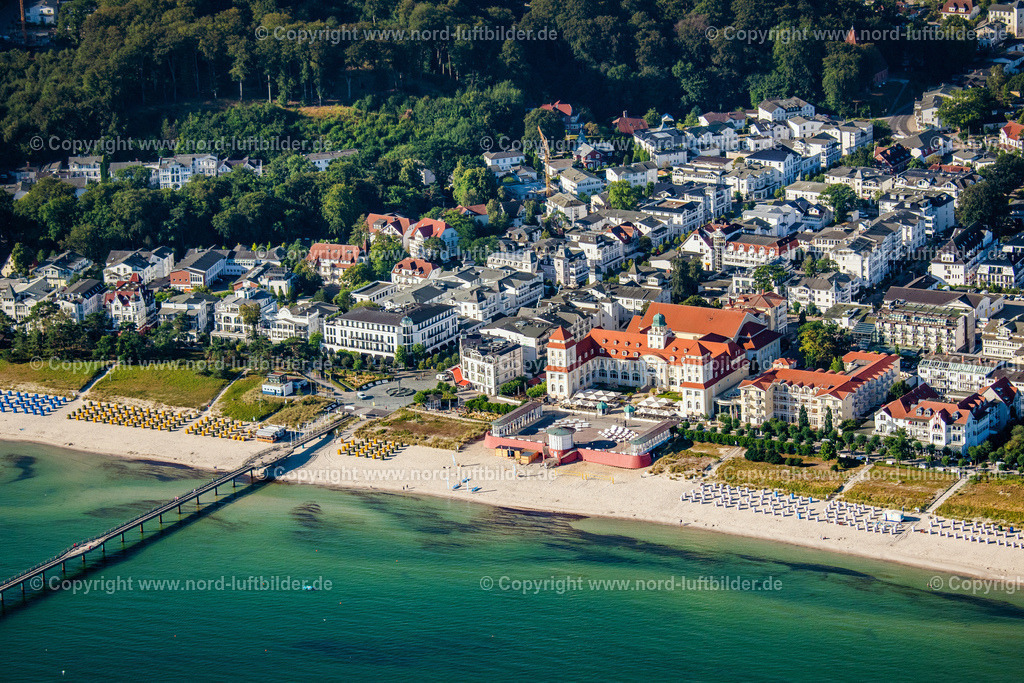 Binz_Seebrücke_Rügen_ELS_4629100822 | BINZ 10.08.2022 Ortsansicht an der Meeres-Küste der Ostsee in Binz Insel Rügen im Bundesland Mecklenburg-Vorpommern, Deutschland. Weiterführende Informationen bei: Gemeinde Ostseebad Binz. // Townscape on the seacoast of of Baltic Sea in Binz island Ruegen in the state Mecklenburg - Western Pomerania, Germany. Further information at: Gemeinde Ostseebad Binz. Foto: Martin Elsen