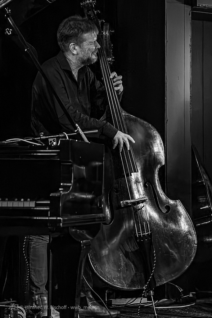 wwb-2411-0302 | <Fotografie> <Video> <Film> <Winfried Bischoff> - Realisiert mit Pictrs.com