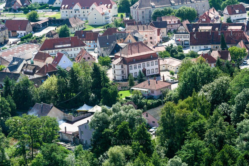 Vue aérienne: Rue des Roses à Lauterbourg dans le département Bas Rhin, France.Photo: IMG_3604.jpg prise le 31/08/2006 par Werner Riehm/FLY-FOTO.euRésolution de l'original: 3456 x 2304 px
