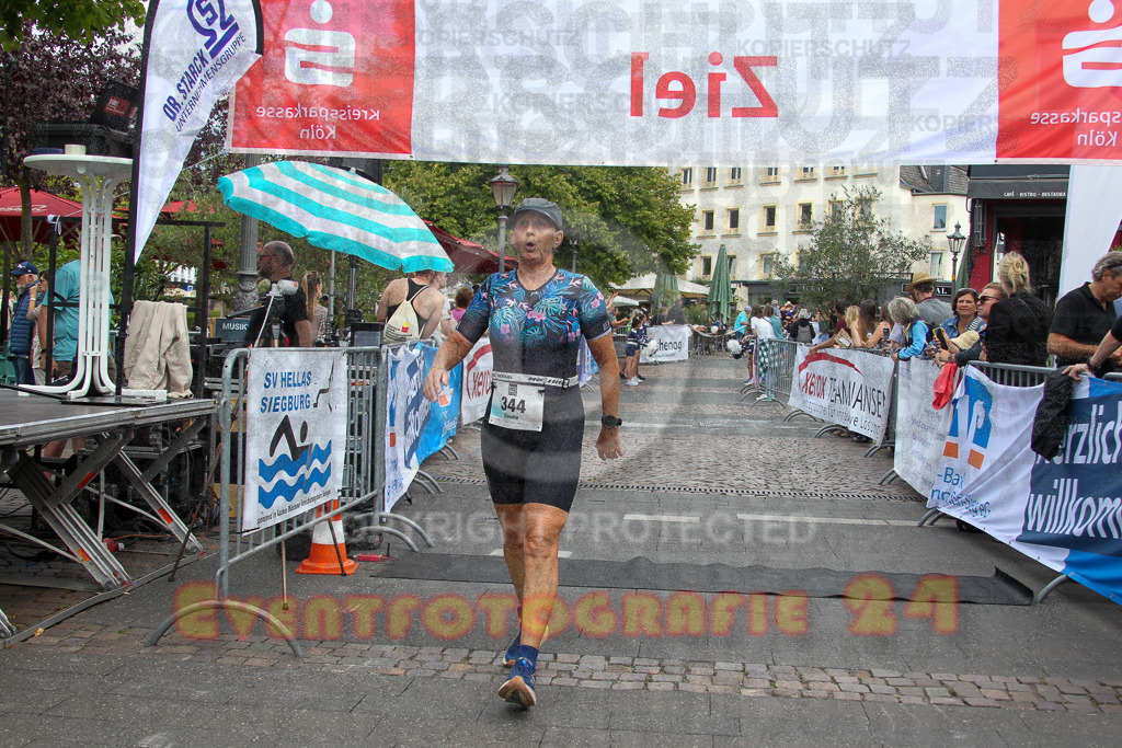 250824_1348_EV4_0675 | Sportfotografie im Rhein-Sieg Kreis, Köln, Bonn, NRW, Rheinland Pfalz, Hessen, etc. Unser Tätigkeitsfeld umfasst den Laufsport vom Volkslauf über den Marathon, Duathlon, Triathon bis zum Ultralauf wie Kölnpfad Ultra oder Schindertrail.