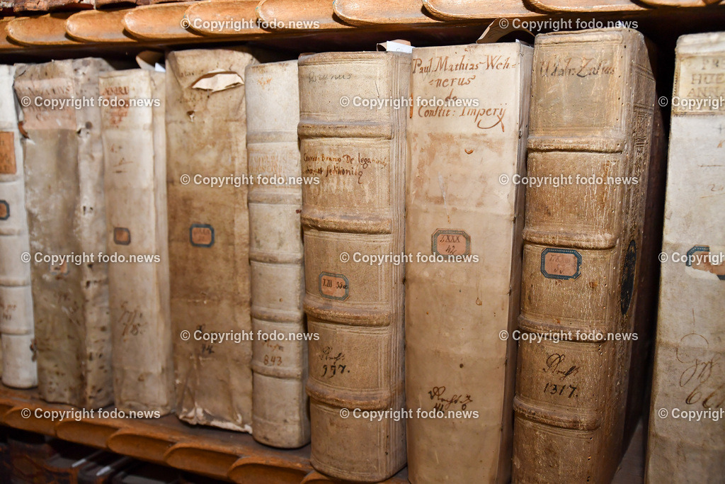 Stift Lambach_ Bibliothek_ 25.08.2022-17 | 25.08.2022, Lambach, AUT, Stift Lambach, Bibliothek, im Bild Buecher, Bibliothek