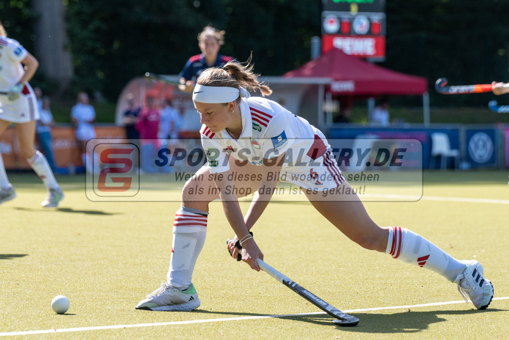 SFE_20230916_0039 | Hockey 1. Bundesliga Damen Rot-Weiss - Mannheimer HC am 16.09.2023 in Köln (KTHC Stadion Rot-Weiss Köln Tennis and Hockey Club), Photo: Stephan Fehrmann 2023 (Sports-Gallery),Rebecca Grote ( Rot-Weiss Köln #9 )