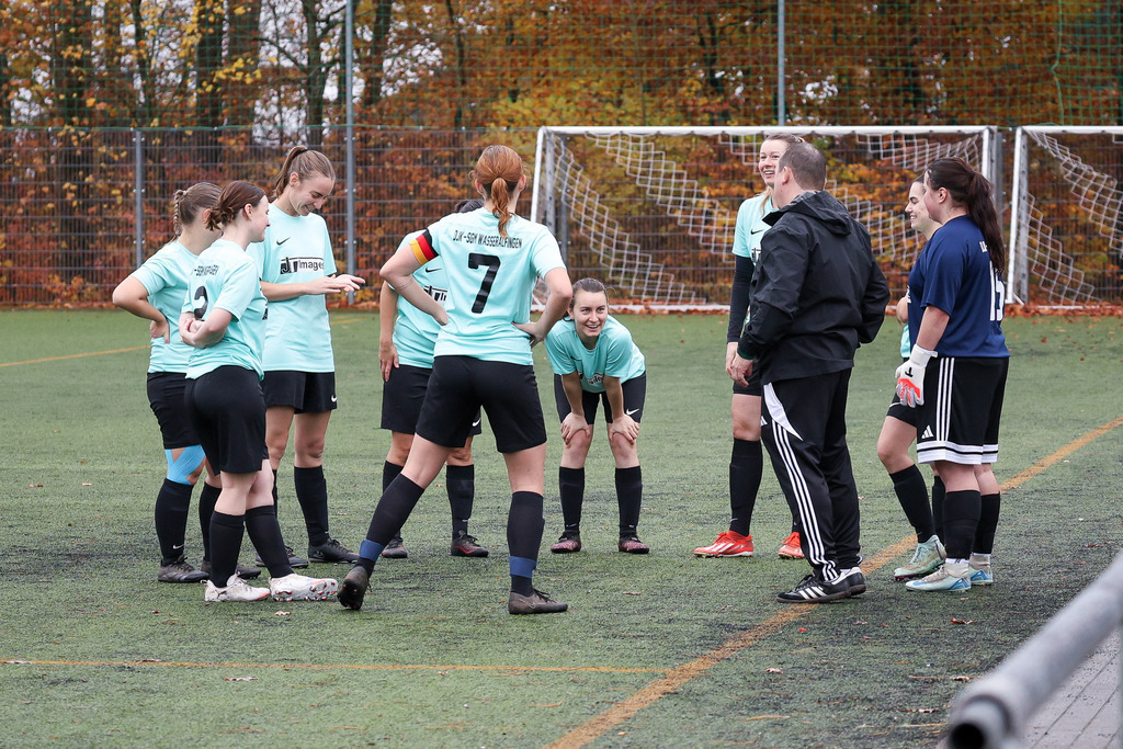 FCHWAS_251102_2311 | 1.FC Heidenheim 1846 II vs. SGM DJK-SV Wasseralfingen/Neuler, Fußball, Frauen, Bezirksliga, 2025/2026, 8. Spieltag, 02.11.2025 in Mergelstetten (Foto: Michael Bulling) - Realisiert mit Pictrs.com