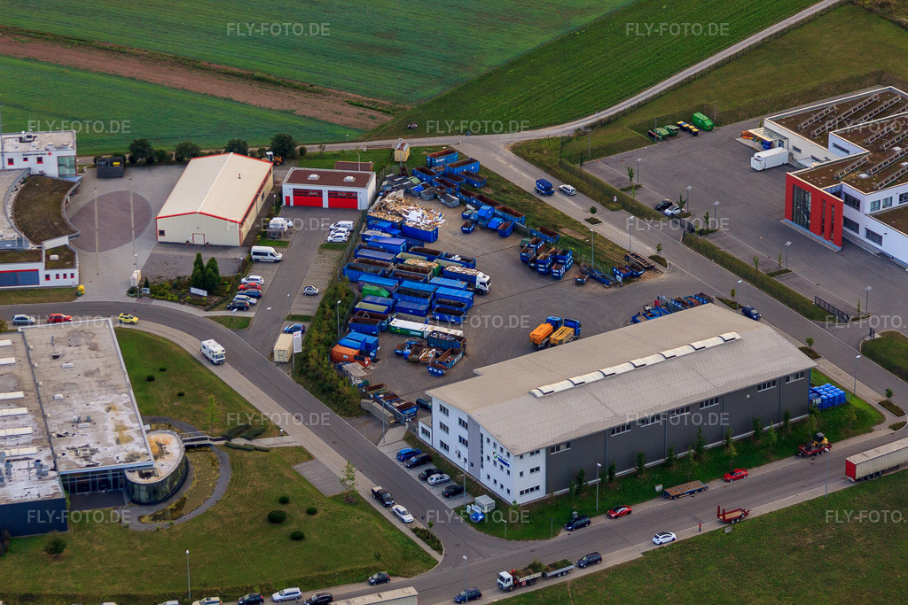 Luftbild: KÖMPF Recyclingzentrum & Containerdienst in Calw im Bundesland Baden-Württemberg in Deutschland. – Foto: IMG_52363.jpg vom 23.08.2012 durch Werner Riehm/FLY-FOTO.de – Auflösung des Originals: 4752 x 3168 px – Ihr Entsorgungspartner | Recyclingzentrum KÖMPF