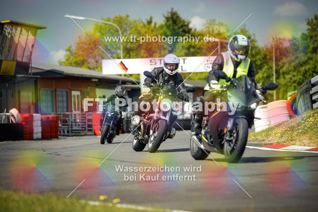 OBK_Mai_Martina_Markus-10784 | Hier findet Ihr Bilder von Touristenfahrten auf der Nürburgring Nordschleife oder von anderen Veranstaltungen die ich besucht habe. Viel Spass beim Durch Schauen 