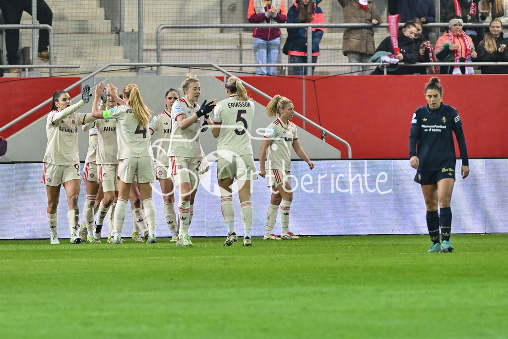 FC Bayern München Frauen - Juventus Turin Frauen | Jubel nach dem Treffer zum 2-0 fuer die FCB Frauen durch Pernille HARDER (FCB #21) / Freude / Happy / Tor / Torschuetzin / Womens Champions League: FC Bayern Frauen - Juventus FC, FC Bayern Campus am 12.12.2024