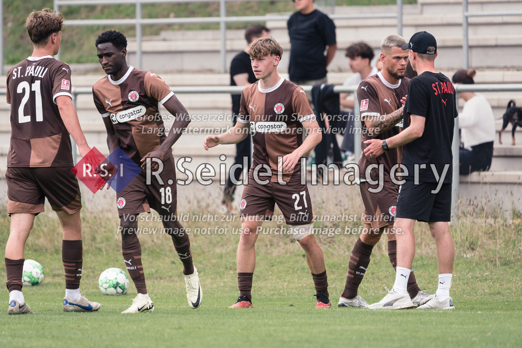 RS-1-059849 | Isma Baraze Adam (#18, FCSP), Ols Backhaus (#27, FCSP), Julian Ulbricht (#10, FCSP, Teamkapitän)