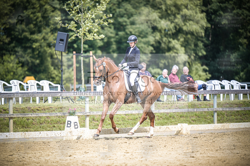 DOS_5915 | Entdecke hochwertige Reitturnierfotos von Foto Oger. Professionell, emotional und authentisch – jetzt Lieblingsmomente im Shop bestellen. - Realisiert mit Pictrs.com