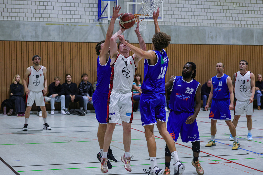 Regio BAYER GIANTS vs NEW Elephants Grevenbroich-55 | Fotos von Basketballspielen aus dem Raum NRW fotografiert von Gero Mueller-Laschet und Daniel Schaefer - Realisiert mit Pictrs.com