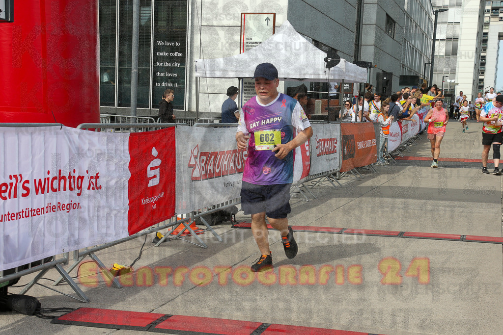 250920_1336_EX1_5801 | Sportfotografie im Rhein-Sieg Kreis, Köln, Bonn, NRW, Rheinland Pfalz, Hessen, etc. Unser Tätigkeitsfeld umfasst den Laufsport vom Volkslauf über den Marathon, Duathlon, Triathon bis zum Ultralauf wie Kölnpfad Ultra oder Schindertrail.