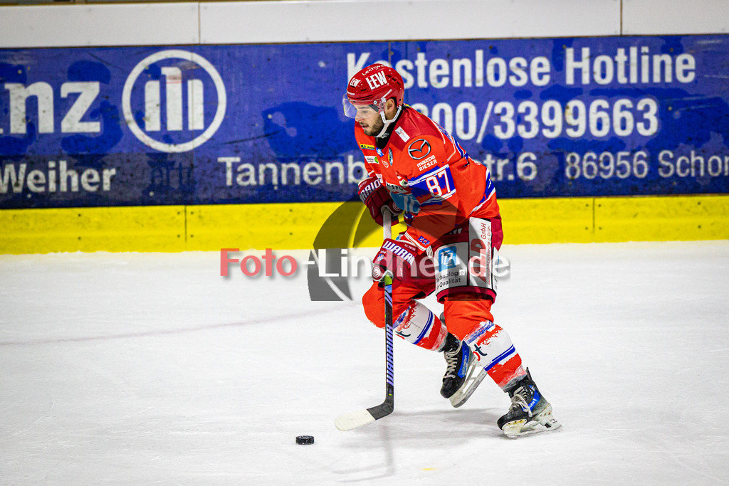 EC Peiting vs EV Füssen | Eishockey Oberliga Süd Vorrunde 2024/2025, EC Peiting vs EV Füssen, 20241002,Martin HLOZEK (ECP 87) in Aktion, Freisteller,2024-10-02 in Peiting (Eisstadion)Martin HLOZEK (ECP 87)Copyright: WolfgangxLindner foto-lindner.de
