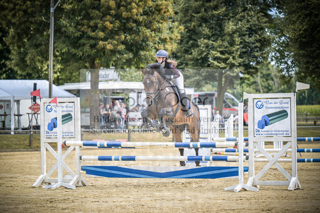 DOS_5622 | Entdecke hochwertige Reitturnierfotos von Foto Oger. Professionell, emotional und authentisch – jetzt Lieblingsmomente im Shop bestellen.Deutschlandweite Turnierfotografie. - Realisiert mit Pictrs.com