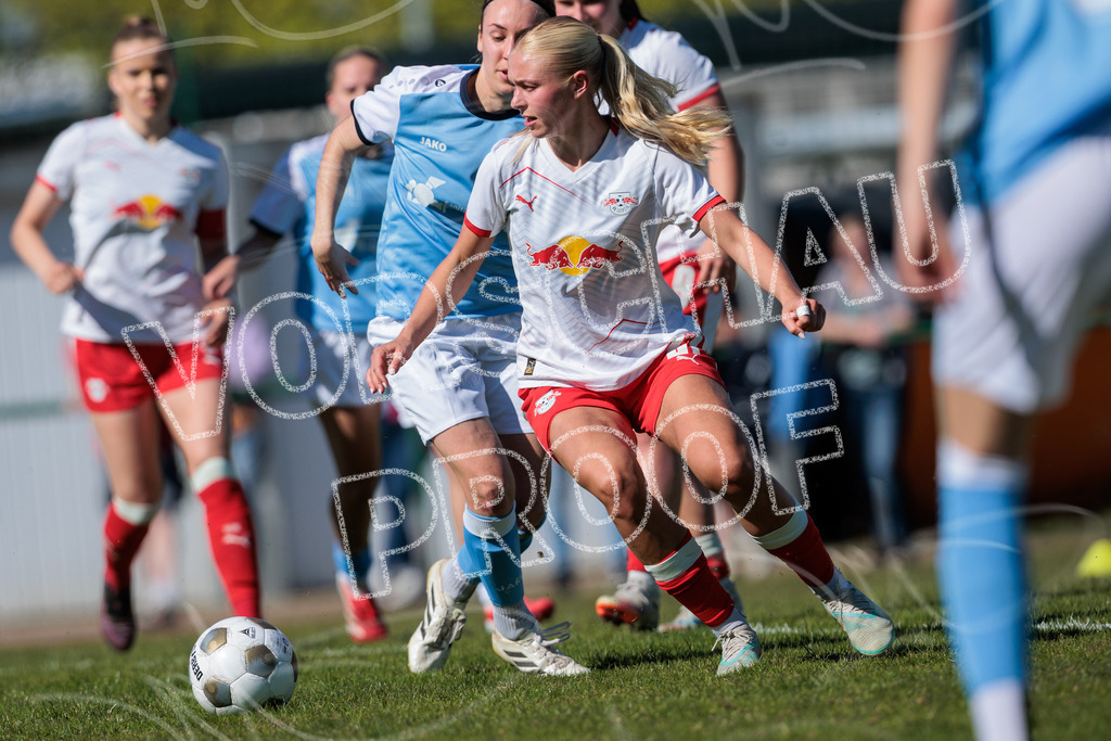 Gipfeltreffen der Frauen: Finale um den Sachsenlotto Landespokal 2026 | Am 1. Mai 2026 trafen im Endspiel des Sachsenlotto Landespokals die Frauen des Chemnitzer FC und die zweite Mannschaft von RasenBallsport Leipzig aufeinander. Vor stimmungsvoller Kulisse kämpften beide Teams ab 15:00 Uhr um die begehrte Trophäe des sächsischen Fußballs. Diese Galerie zeigt die Highlights, packende Zweikämpfe und die emotionalsten Momente des Finaltags. - Realisiert mit Pictrs.com