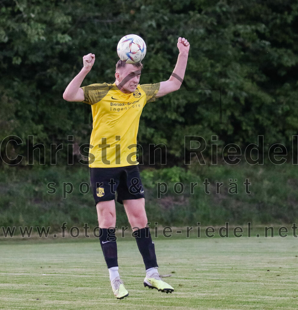 2023-09-07_037_FC_Finsing_gegen_FC_Moosinning_II | Finsing, Deutschland, 07.09.2023:
Fußball, Kreisliga 2023 / 2024, 8. Spieltag, FC Finsing gegen FC Moosinning II, Endergebnis: 3:0

Mats Behrens (FC Moosinning, #15)

Foto: Christian Riedel / fotografie-riedel.net