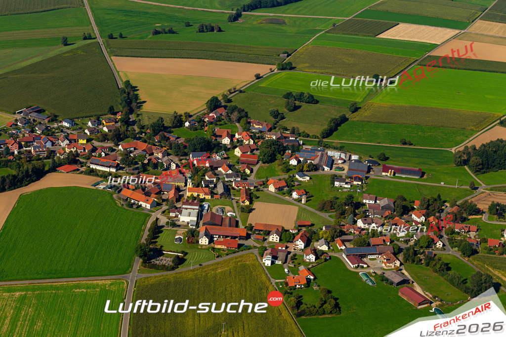 Die Luftaufnahme Muschenried - Winklarn wurde 2021 mittels Flugzeug (keine Drohne) erstellt. Hohe Auflösung -für große Poster und Wandbilder geeignet!
