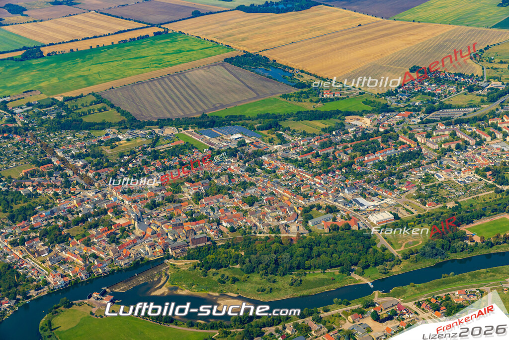 Vs Google Maps Calbe - Die Luftaufnahme wurde 2025 vom UL-Flugzeug heraus erstellt ( keine Drohnenaufnahme ) - Hochauflösende Luftaufnahme - für Wandbilder und großformatige Ausdrucke geeignet. Das besondere Geschenk!Hier alle&nbsp;Infos zur Lizenzierung der LuftaufnahmeWir fliegen auch dieses Jahr wieder in Ihre Region um Luftbilder zu erstellen.- Luftbild anfragen