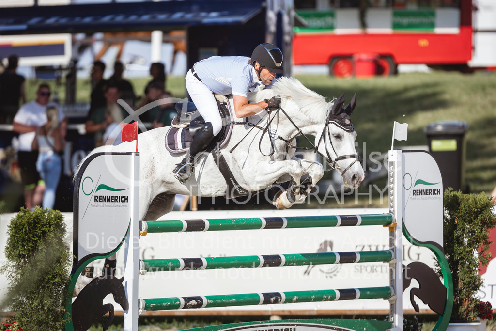 240711_BHO_M1-Spr-1-614 | Deine schönsten Turniermomente als professionelle Fotos! Entdecke hochwertige Pferdesport-Fotografie im Online-Shop. Jetzt Fotos finden & bestellen!
