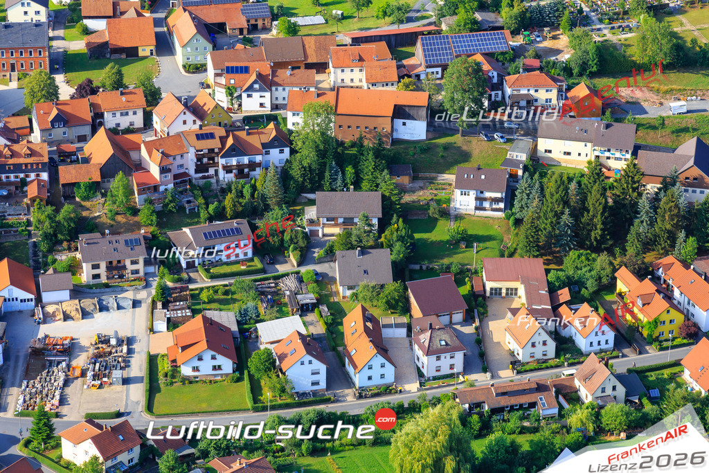Die Luftaufnahme Friesen - Kronach wurde vom UL-Flugzeug (keine Drohne) aus fotografiert.Hohe Druck- Auflösung-die Geschenkidee!