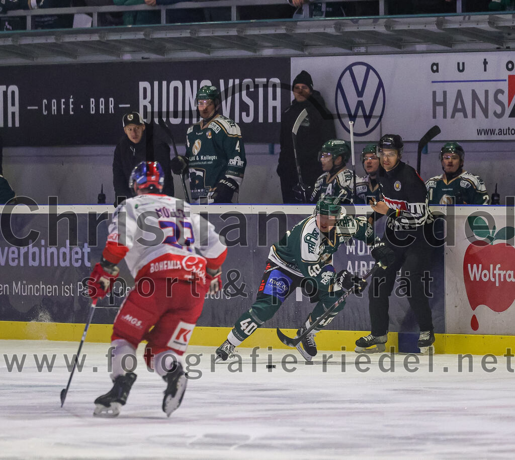 2026-01-18_061_TSV_Erding_gegen_Selber_Woelfe | Erding, Deutschland, 18.01.2026:Eishockey, Oberliga Süd 2025 / 2026, 38. Spieltag, TSV Erding gegen Selber Wölfe, Endergebnis: 2:3 n.V.Dennis Miller (Erding Gladiators, #40)Foto: Christian Riedel / fotografie-riedel.net