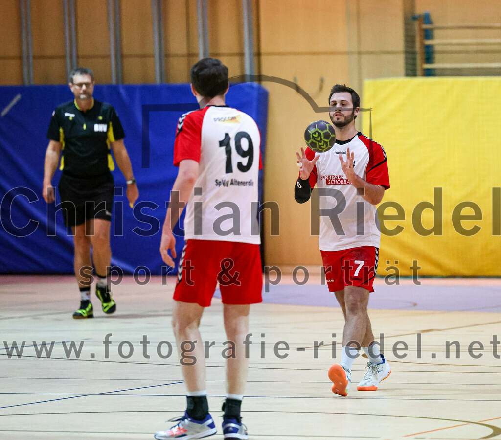 2023-01-21_091_SpVgg_Altenerding_gegen_SC_Eching | Erding, Deutschland, 21.01.2023:
Handball, Bezirksoberliga Männer 2022 / 2023, 12. Spieltag, SpVgg Altenerding gegen SC Eching, Endergebnis: 29:34

Quirin Huber (SpVgg Altenerding, #19), Simon Rüdiger (SpVgg Altenerding, #7)

Foto: Christian Riedel / fotografie-riedel.net