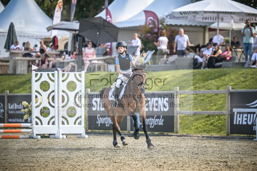 DOS_0929 | Entdecke hochwertige Reitturnierfotos von Foto Oger. Professionell, emotional und authentisch – jetzt Lieblingsmomente im Shop bestellen. - Realisiert mit Pictrs.com