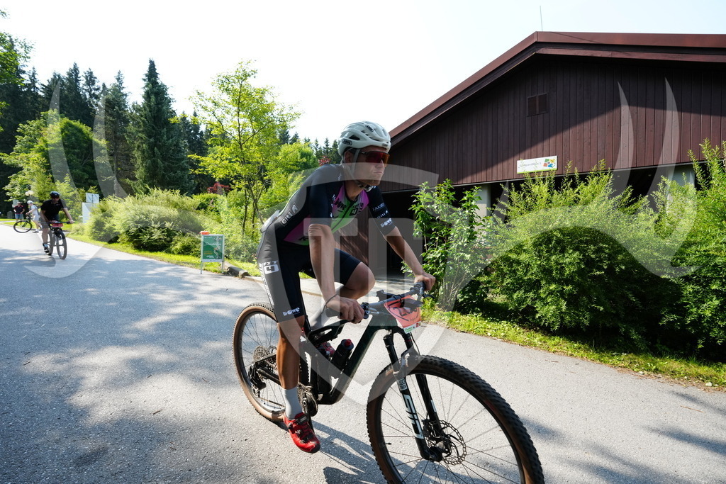 FC102531 | Fotogalerie der Treibjagd im Dunkelwald - Dein MTB Etappenrennen im Erzgebirge - Realisiert mit Pictrs.com