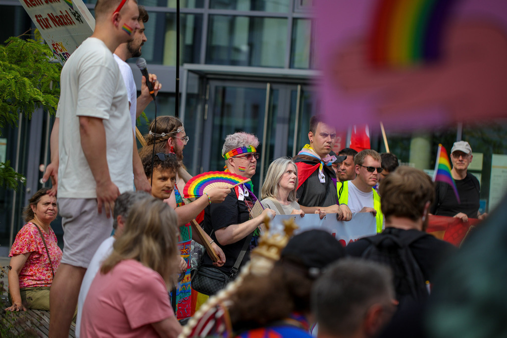 CSD_Moers_190725_112 | Bildergalerie von Sport-Ereignissen aber auch von weiteren spannenden Dingen - nicht nur vom Niederrhein. In Anlehnung an den bekannten Spruch von Hanns Dieter Hüsch heißt das Motto: "Niederrhein ist überall".  - Realisiert mit Pictrs.com
