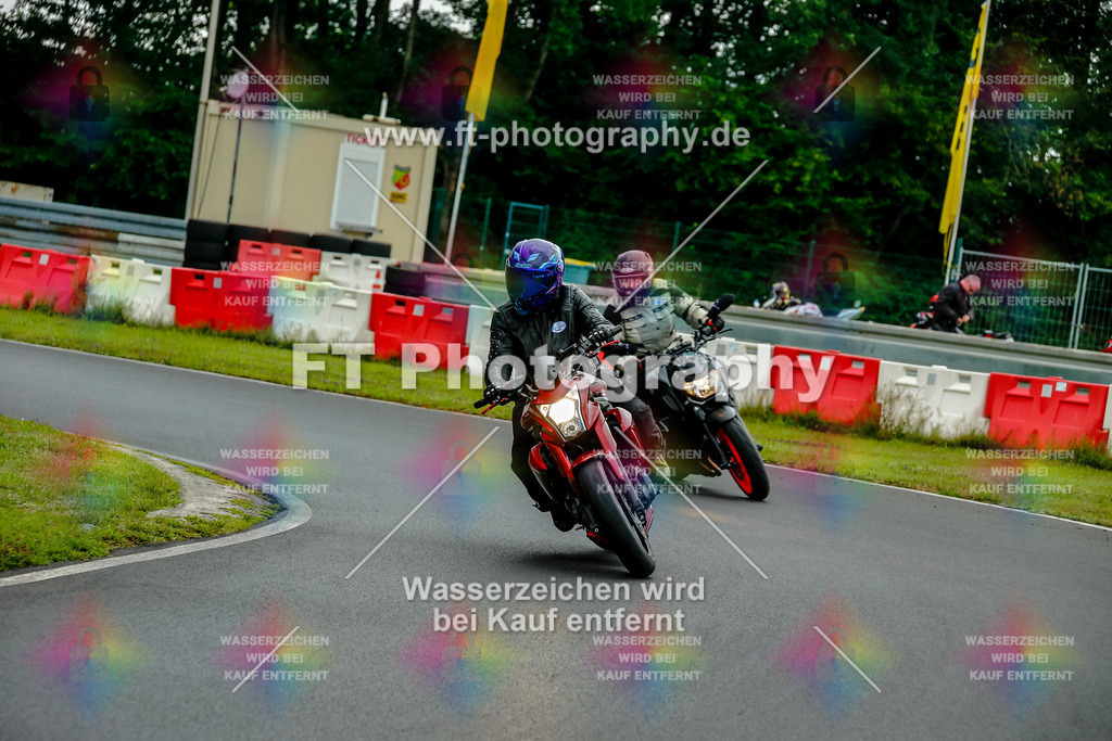 VBK-3725 | Hier findet Ihr Bilder von Touristenfahrten auf der Nürburgring Nordschleife oder von anderen Veranstaltungen die ich besucht habe. Viel Spass beim Durch Schauen 