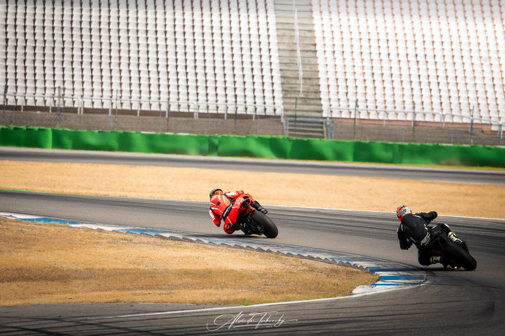 Ducati Trackday Hockenheimring 2026 | Entdecken Sie die faszinierende Welt von Alexander Tschuncky Arts: Kreative Fotografie, atemberaubende Automobilkunst und hochwertiger Bilderdruck. Lassen Sie sich inspirieren! - Realisiert mit Pictrs.com
