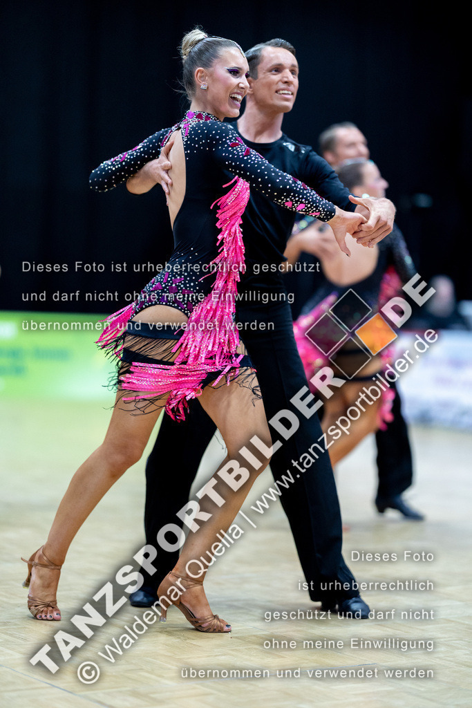 20230513-02591 | Hier finden Sie Tanz Bilder vom Latein und Standard Formationen tanzen. Sportbilder vom Tanzsport. Schöne Fotos und von Weltmeisterschaft, Europameisterschaft, Bundesliga, Regionalliga, Oberliga und Landesliga sowie von GOC Stuttgart, DanceComp, WM Bremen