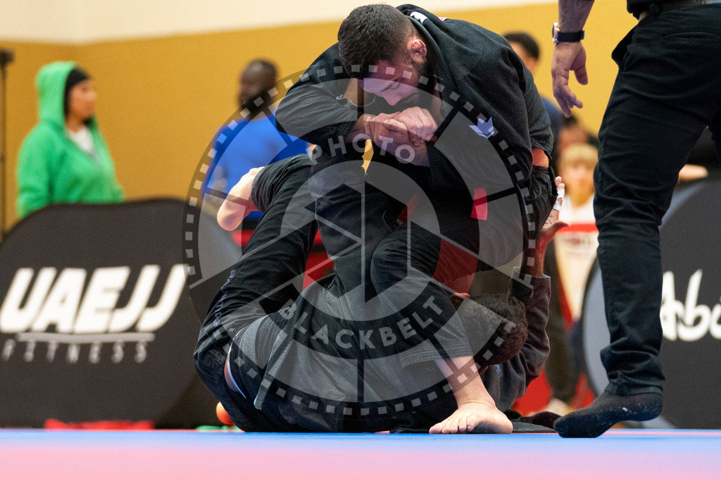 20231118PBB12496 | Fighters compete during the AJP Tour 600 Frankfurt Championship in Frankfurt/Main, Germany, on November 18, 2023.