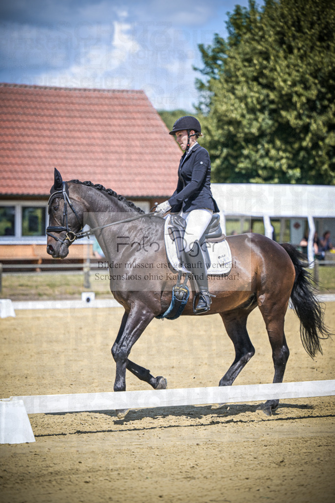 DOS_4324 | Entdecke hochwertige Reitturnierfotos von Foto Oger. Professionell, emotional und authentisch – jetzt Lieblingsmomente im Shop bestellen.Deutschlandweite Turnierfotografie. - Realisiert mit Pictrs.com