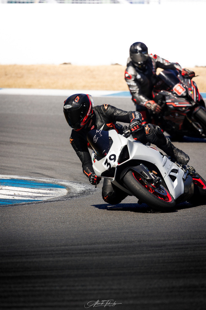 Ducati Trackday Hockenheimring 2026 | Entdecken Sie die faszinierende Welt von Alexander Tschuncky Arts: Kreative Fotografie, atemberaubende Automobilkunst und hochwertiger Bilderdruck. Lassen Sie sich inspirieren! - Realisiert mit Pictrs.com