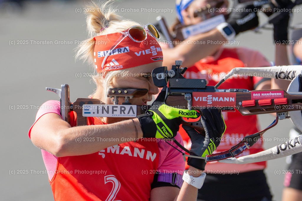 Deutsche Meisterschaften Biathlon 2018 | Deutsche Meisterschaften Biathlon 2018, Massenstart Frauen am 15.09.2018 in der DKB SKI ARENA in Oberhof, (Deutschland)

Bild: Karolin Horchler vom WSV Clausthal-Zellerfeld / BwB (2) - Realisiert mit Pictrs.com