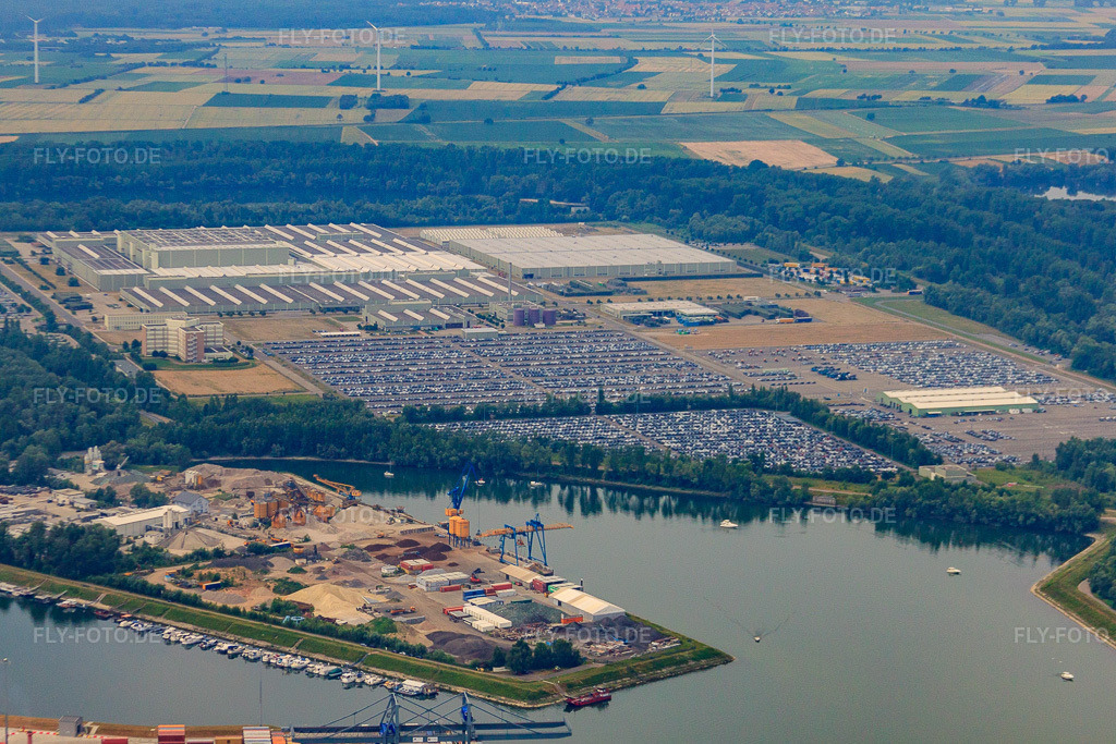 Luftbild: Mercedes-Benz Global Logistics Center GLC auf der Insel Grün in Germersheim im Bundesland Rheinland-Pfalz in Deutschland. Foto: IMG_29844.jpg vom 02.07.2010 durch Werner Riehm/FLY-FOTO.deGROUP.MERCEDES-BENZ.COM