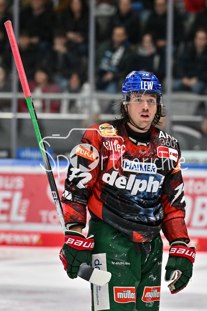 Augsburger Panther - Straubing Tigers | im Bild Riley McCOURT (Augsburger Panther #72) / Freisteller / Einzelfoto / DEL: Augsburger Panther - Straubing Tigers, Curt Frenzel Stadion am 29.11.2024