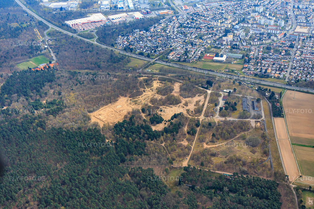 Luftbild: Sanddünen im Wald an der Natostr in Dudenhofen im Bundesland Rheinland-Pfalz in Deutschland. Foto: IMG_076847.jpg vom 12.04.2015 durch Werner Riehm/FLY-FOTO.de