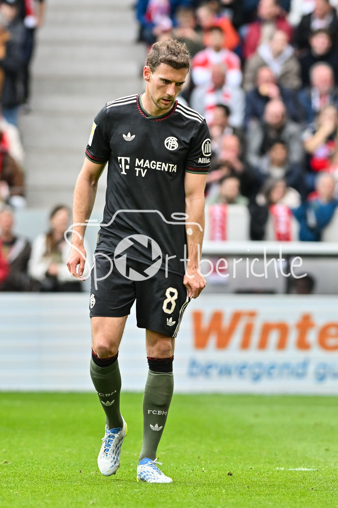 SC Freiburg - FC Bayern München | FREIBURG, GERMANY - 04. APRIL: im Bild Leon GORETZKA (FC Bayern Munich 8) / Einzelfoto / Freisteller während dem Bundesligamatch zwischen dem SC Freiburg und dem FC Bayern München am 28. Spieltag im Europa-Park Stadion / DFL REGULATIONS PROHIBIT ANY USE OF PHOTOGRAPHS AS IMAGE SEQUENCES AND/OR QUASI-VIDEO