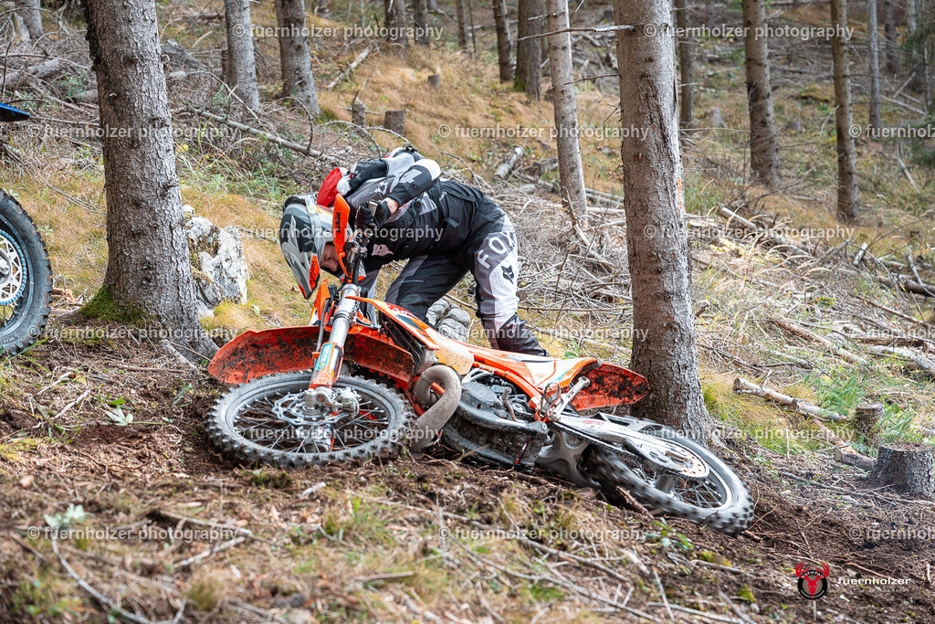fuernholzer_251026-C1-389 | Fotografische Impressionen von der Red Stag Enduro Extreme by fuernholzer-photography.com. Endurosport in Österreich fotografisch festgehalten von fuernholzer. Auftragsfotografie für Private, Gewerbefotos und Industriefotografie. Eventfotografie, Sportfotografie und Motorsportfotografie. Anbieter von Fotoworkshops, Fototraining, fotografischen Vorträgen und Fotoseminaren.