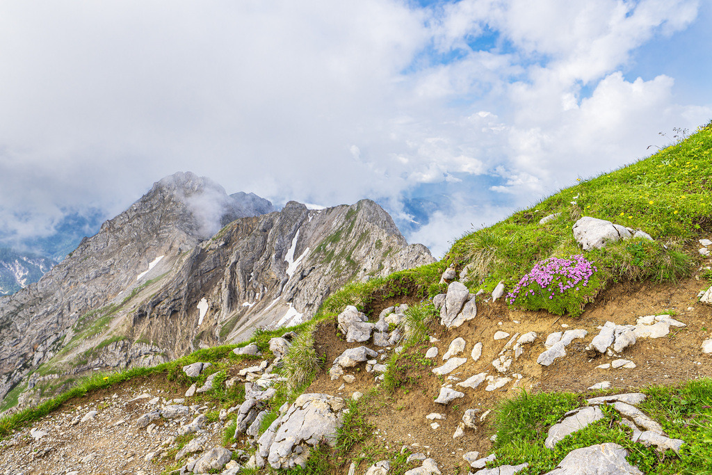 Blick auf das Karwendelgebirge bei Mittenwald | Blick auf das Karwendelgebirge bei Mittenwald.
